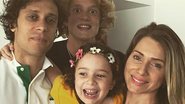 Letícia Spiller aparece em família - Reprodução Instagram