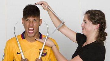Neymar tira medidas para sua estátua de cera - Madame Tussauds/Divulgação