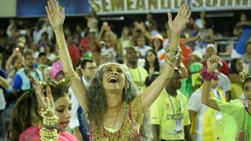 Maria Bethânia emociona Sapucaí - Roberto Filho/ Brazil News