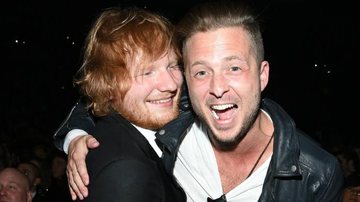 Ed Sheeran pega nas partes íntimas de Ryan Tedder, vocalista do One Republic - Getty Images