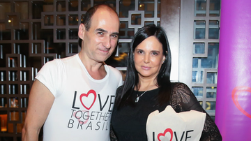 Estilista Amir Slama ao lado da empresária Jacqueline Shor - Manuela Scarpa/Brazil News