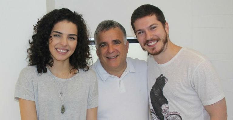 Julia Konrad e Caio Paduan apoiam ação do bem no Rio de Janeiro - Rogerio Fidalgo