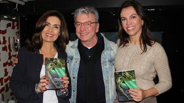 Fátima Bernardes, Edney Silvestre e Ana Paula Araújo no lançamento do livro 'Welcome to Copacabana & Outras Histórias' - Rogério Fidalgo / AgNews
