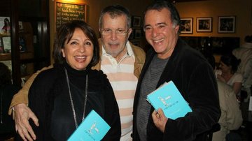 Tony Ramos prestigia sessão de autógrafos ao lado da esposa e do diretor Daniel Filho - Rogerio Fidalgo