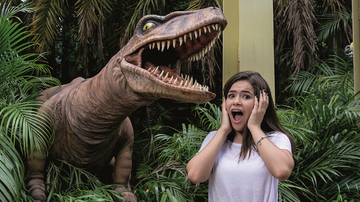 Maisa se diverte em área do Jurassic Park, nos parques da Universal, Orlando. - DANIEL LECLAIR