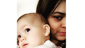 Preta Gil posa com a neta, Sol - Reprodução/ Instagram