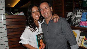 Carol Barcellos recebe amigos em lançamento de seu livro - Rogério Fidalgo / AgNews