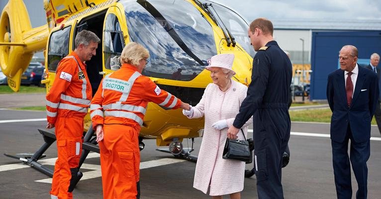 Príncipe William recebe os avôs em seu trabalho - Getty Images