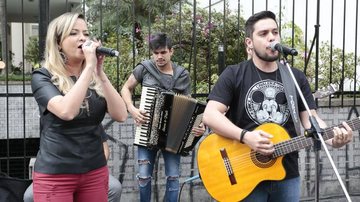 Maria Cecília e Rodolfo lançam música com show na Av. Paulista - Rafael Cusato / Brazil News