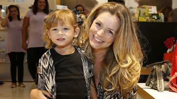 Bianca Castanho e a filha, Cecília - Felipe Panfili / AgNews