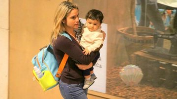 Fernanda Gentil curte passeio com o filho em shopping no Rio de Janeiro - Daniel Delmiro / AgNews