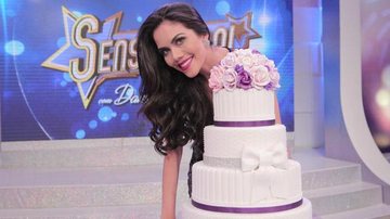 Dani Albuquerque ganha festa surpresa de aniversário em seu programa - Artur Igrecias/Divulgação RedeTV!