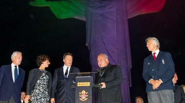 Pirelli presta homenagem à Itália iluminando o Cristo Redentor com as cores da bandeira italiana - Divulgação