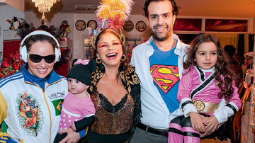 Fafá de Belém com a filha, Mariana, o genro, Cristiano, e as netas, Julia e Laura - PAULO SANTOS