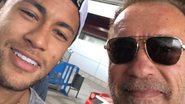 Arnold Schwarzenegger posa com Neymar - Reprodução / Instagram