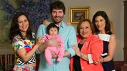 O autor João Gabriel Carneiro e as mulheres de sua vida: a mulher, a atriz Camila Avancini, a filha, Malu, a avó, Nicette, e a mãe, Beth - FABRIZIA GRANATIERI