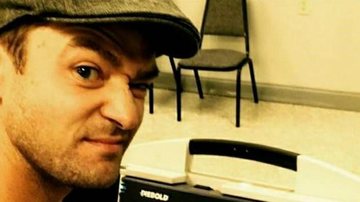 Justin Timberlake faz selfie durante votação e pode ser preso nos EUA - Twitter/Reprodução