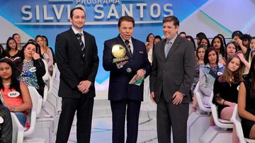 Silvio Santos com Luis Fischman e André Frascá - Lourival Ribeiro / SBT