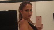 Aos 47 anos, Jennifer Lopez posa sexy de maio cavado - Reprodução/ Instagram