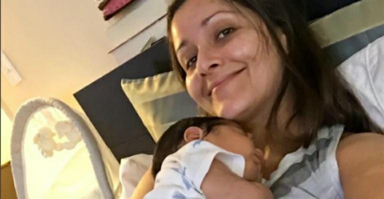 Nana Gouvea surge sem maquiagem cuidando do neto recém-nascido - Instagram/Reprodução