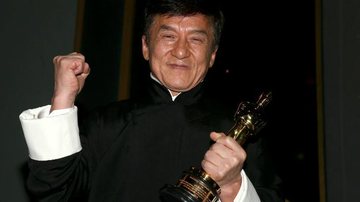 Jackie Chan recebe o seu primeiro Oscar - Getty Images