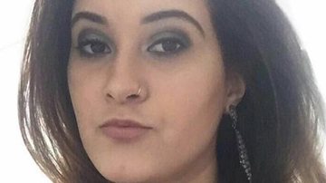 Aos 19, Beatriz Bonemer exibe piercing em selfie - Reprodução / Instagram
