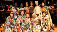 Bruno Gissoni e o elenco da peça Dzi Croquettes - Samuel Chaves/Brazil News