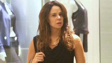 Vanessa Gerbelli faz rara aparição ao lado do filho, Tito - AgNews