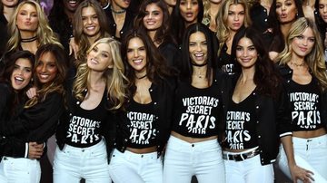 Modelos da Victoria's Secret fazem ensaio em Paris - Getty Images