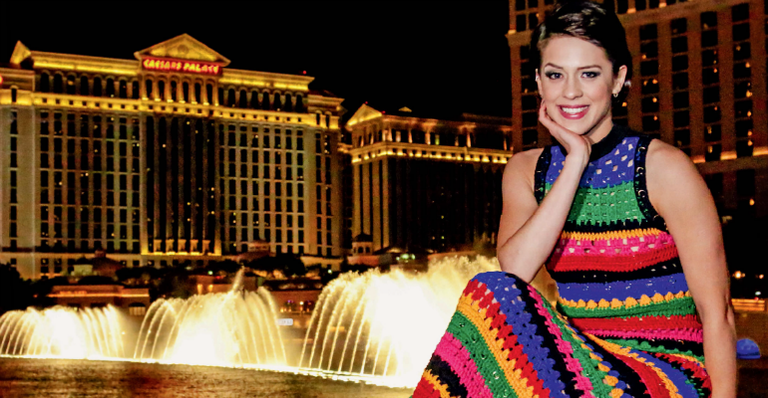 Indicada ao Grammy Latino 2016 como Artista Revelação, Sophia Abrahão revisitou Las Vegas e participou de festa após a premiação - EVELYN RODRIGUES
