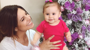 Rúbia Baricelli aparece amamentando a filha, Helena - Reprodução/Instagram