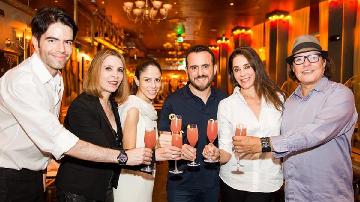 Em Miami, Christiane Torloni prestigia novo restaurante brasileiro na cidade