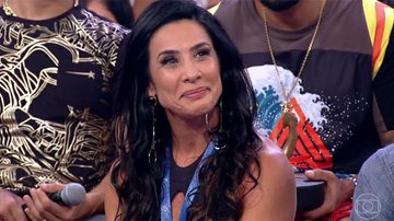 Scheila Carvalho usa look engana-papai na TV - Reprodução TV Globo
