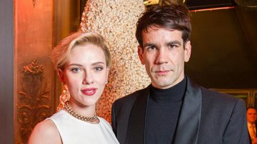 Scarlett Johansson faz rara aparição ao lado do marido - GettyImages