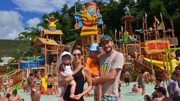 Sarah Oliveira e família se divertem em parque aquático em Goiás - Divulgação