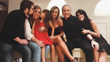 Roberto Justus com os filhos e a mulher - Reprodução / Instagram