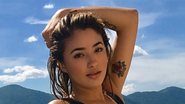 Carolina Oliveira sensualiza em foto na sacada - Reprodução Instagram