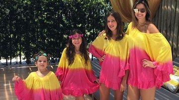 Vera Viel e as três filhas usam looks idênticos - Reprodução Instagram