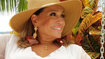 A estrela da nova novela das 11 da Globo, ‘Os Dias Eram Assim’, faz um tour especial na Ilha de Caras e mostra a decoração inspirada no Circo. Vem passear com a Susana Vieira - caras digital