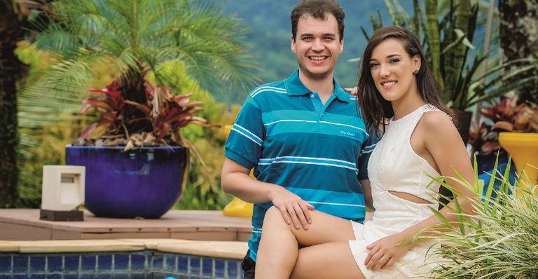 Adriana e Alexandre, juntos há seis anos, curtem as belezas da Ilha de CARAS em Angra dos Reis, no Rio de Janeiro - MARTIN GURFEIN