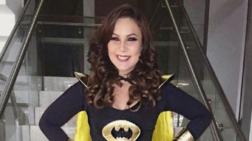 Ex-BBB Cacau posa fantasiada de 'batgirl' - Reprodução/ Instagram