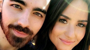 Joe Jonas posa ao lado de Demi Lovato - Reprodução/Instagram
