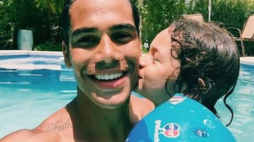 Micael Borges e o filho, Zion - Reprodução / Instagram