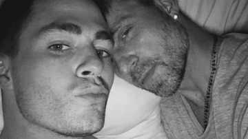 Colton Haynes posta foto romântica ao lado do namorado - Reprodução/Instagram