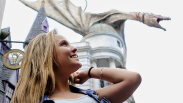 Larissa Manoela se diverte no parque de Harry Potter - Diogo Alexandre