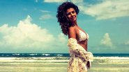 Paula Fernandes posa deslumbrante sem maquiagem na praia - Instagram/Reprodução