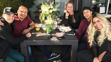 Neymar almoça com família reunida na Espanha - Instagram/Reprodução