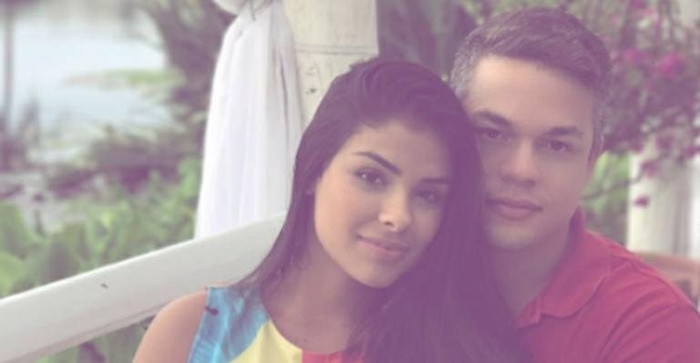 Ex-BBB Munik Nunes posa com o noivo - Reprodução/Instagram