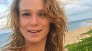 Mariana Ximenes intriga fãs com click na praia - Reprodução / Instagram