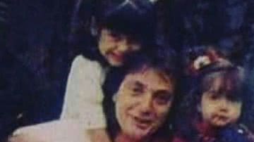 Cleo Pires surge abraçadinha com o pai e as irmãs em foto antiga - Instagram/Reprodução
